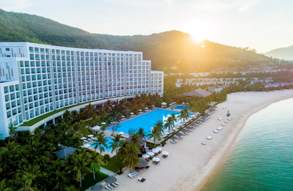 Khách sạn Vinpearl Nha Trang có bờ biển riêng